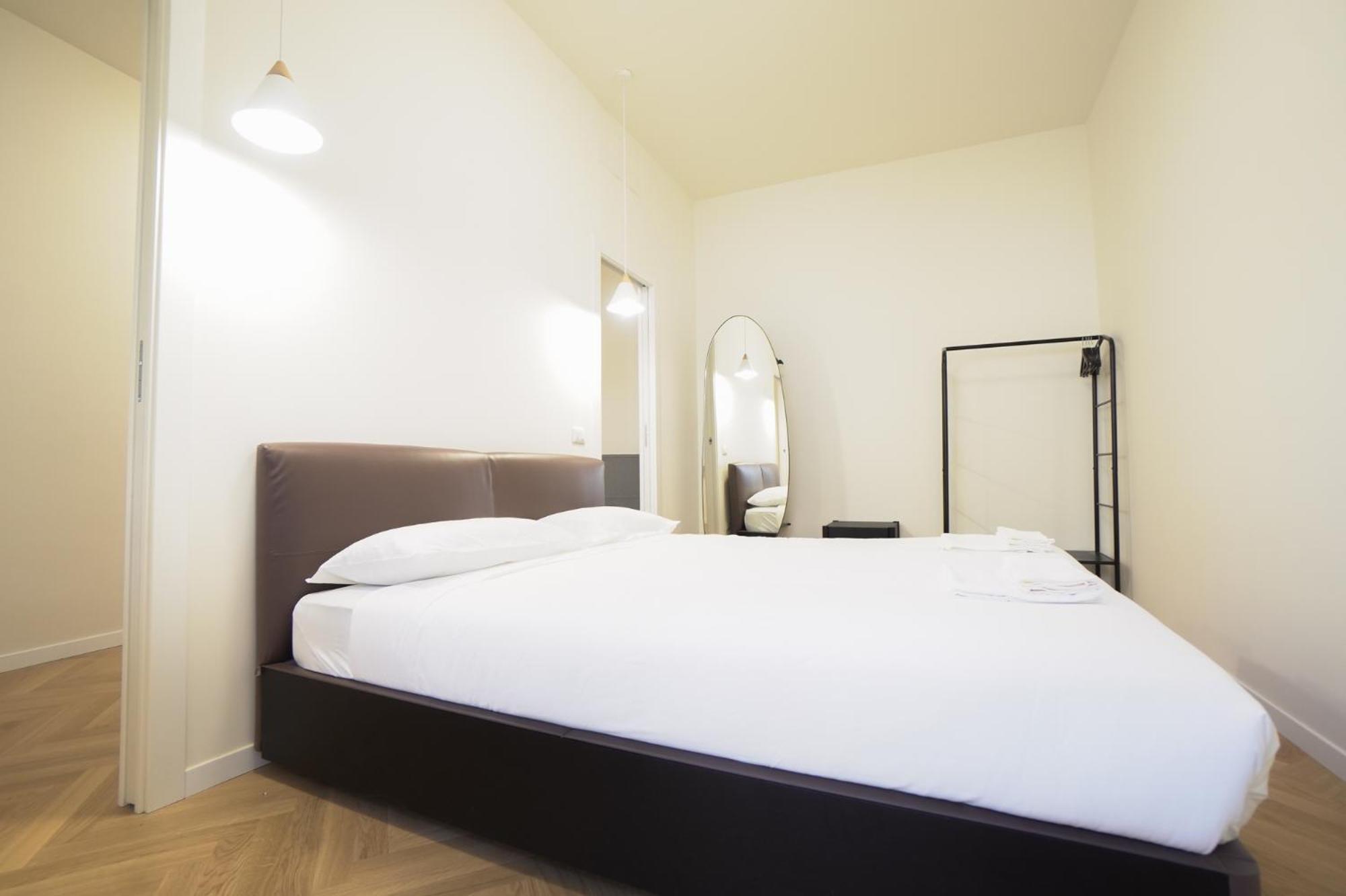 Brera Livings - Luxury Apartment, Full City Center Милано Екстериор снимка